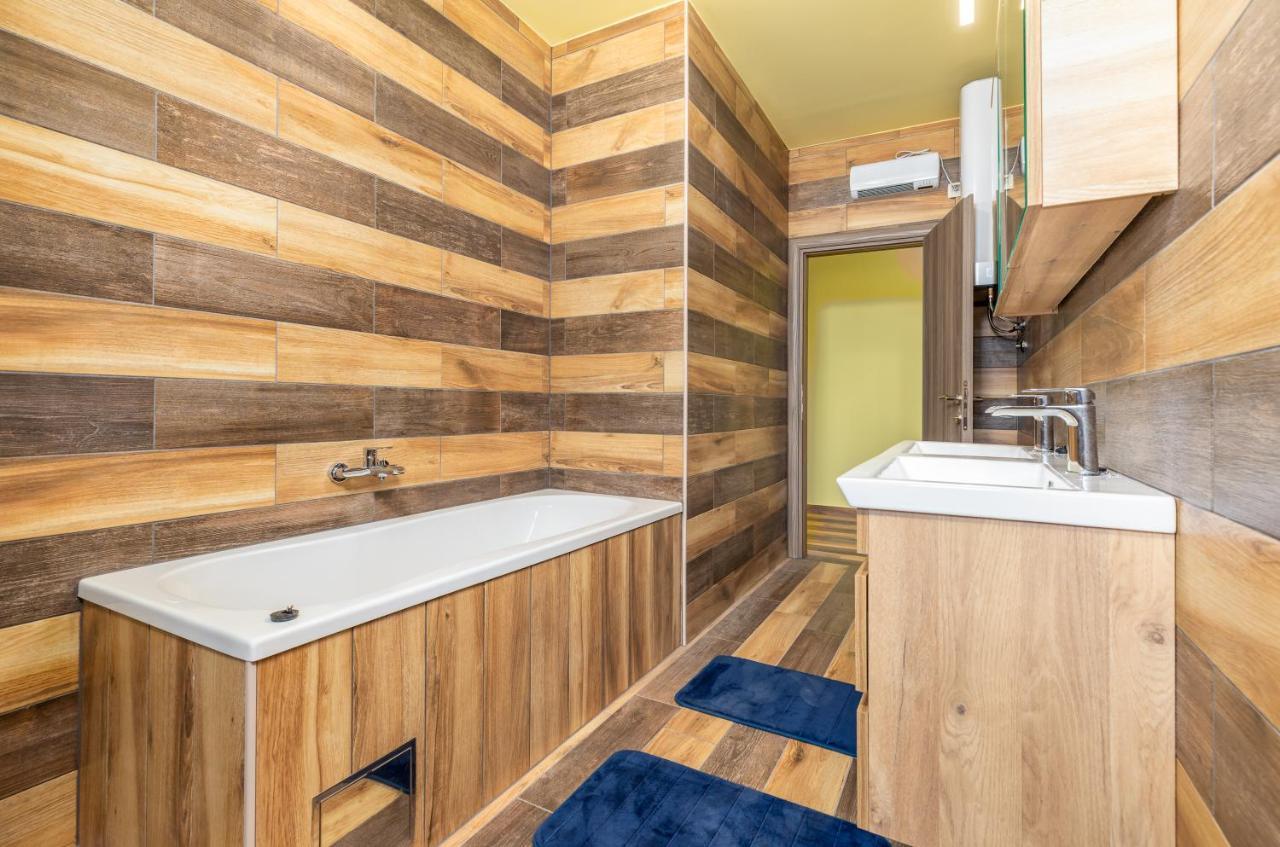 Monte Apartment *